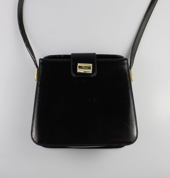 Szögletes crossbody táska