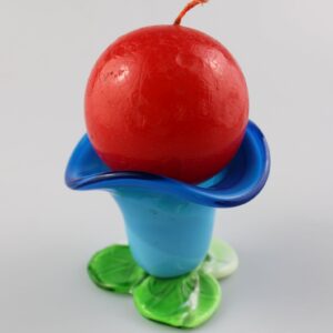 Üveg gyertyatartó leveleken